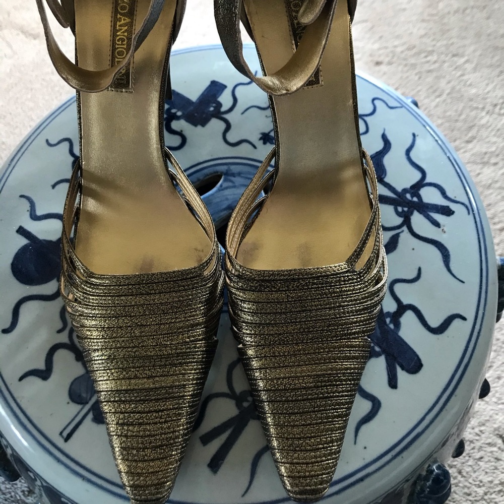 Gold high heels!!!
